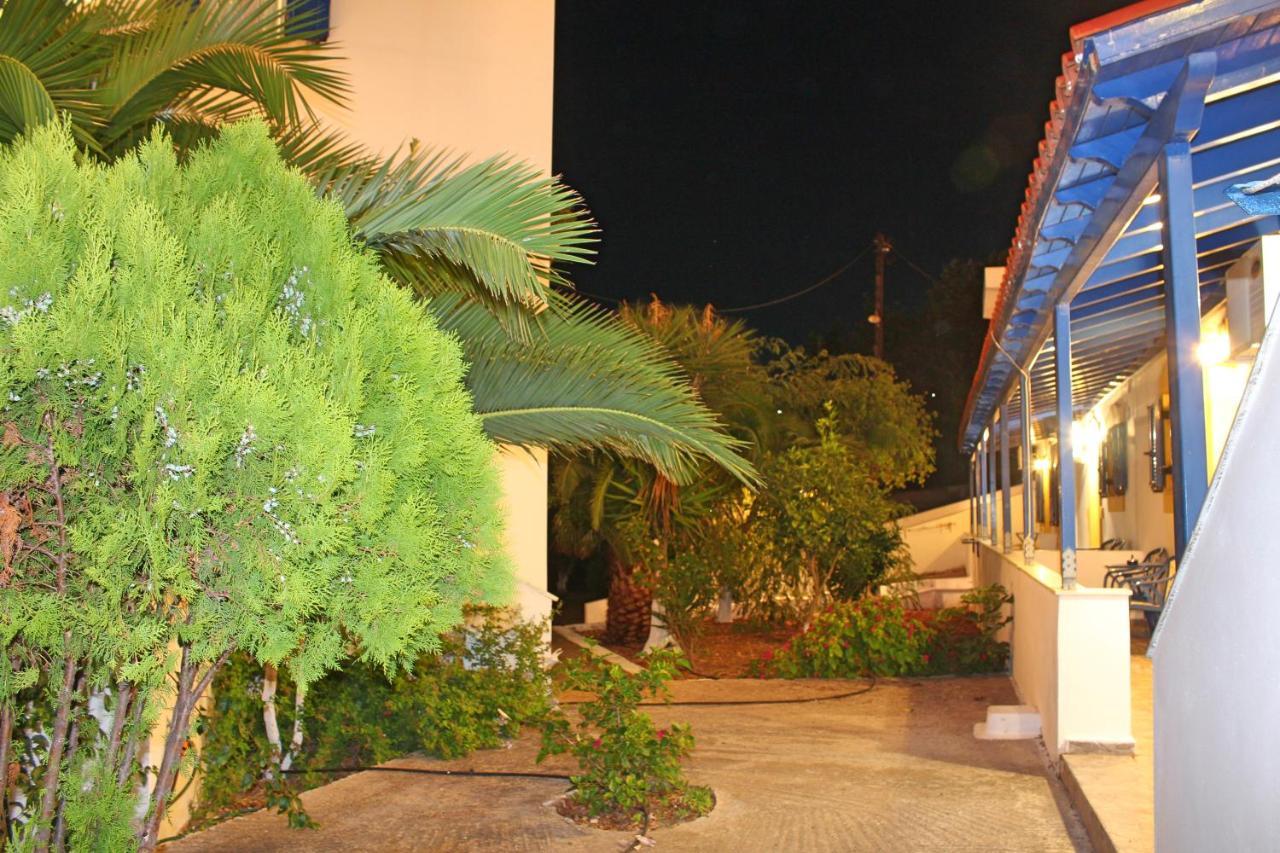 Livadi  Theofilos Appartements מראה חיצוני תמונה