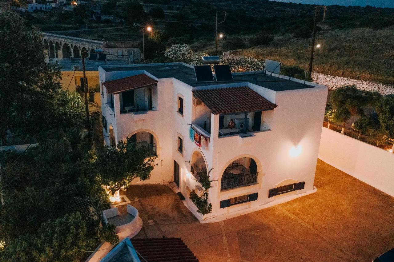 Livadi  Theofilos Appartements מראה חיצוני תמונה