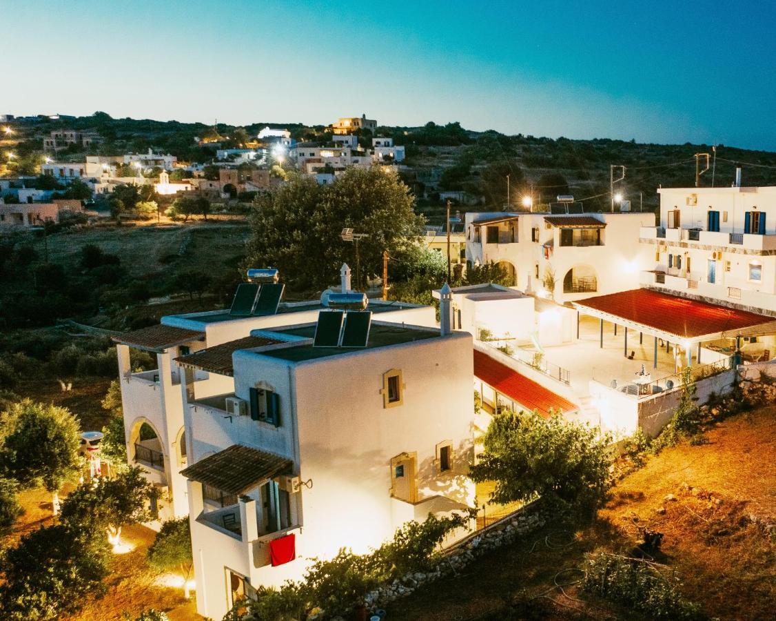 Livadi  Theofilos Appartements מראה חיצוני תמונה