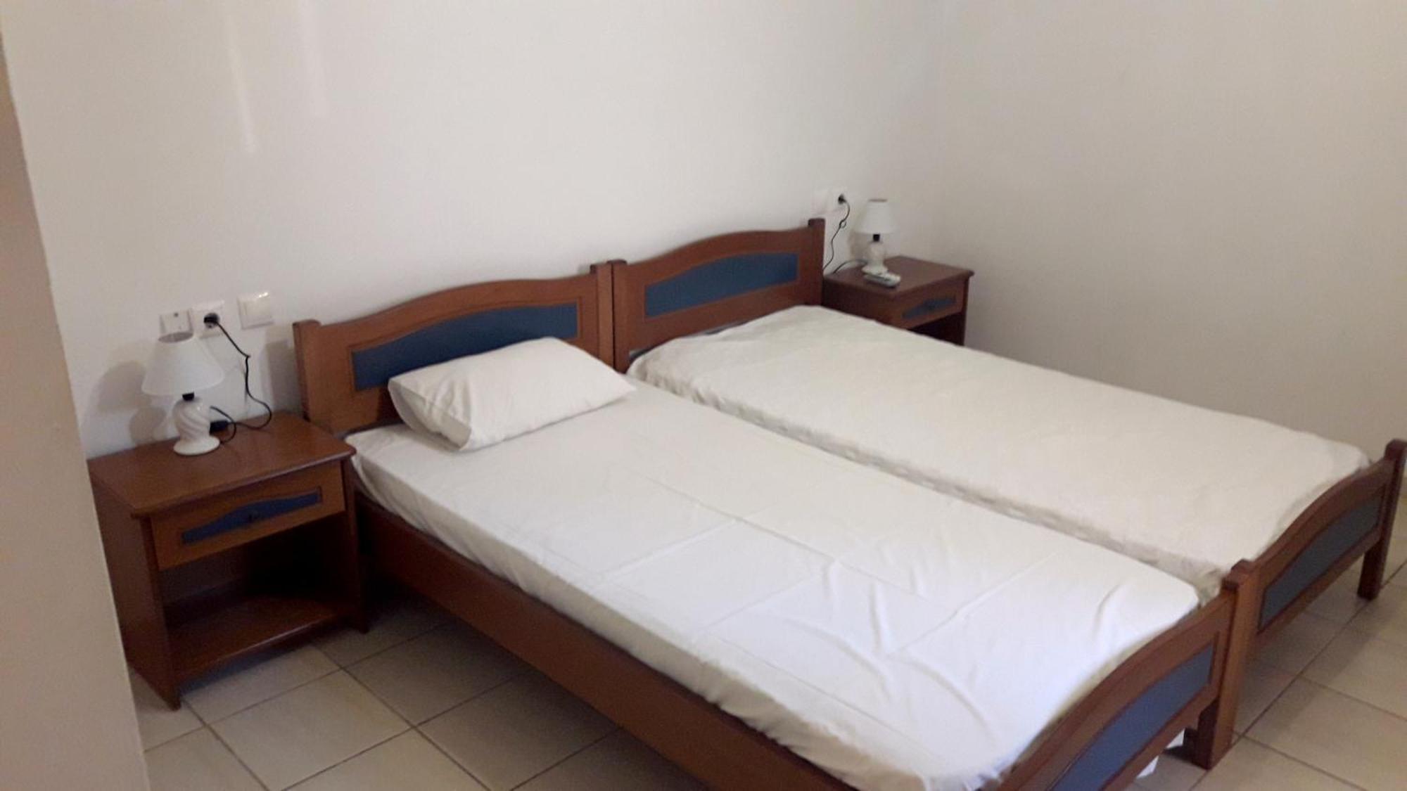 Livadi  Theofilos Appartements חדר תמונה