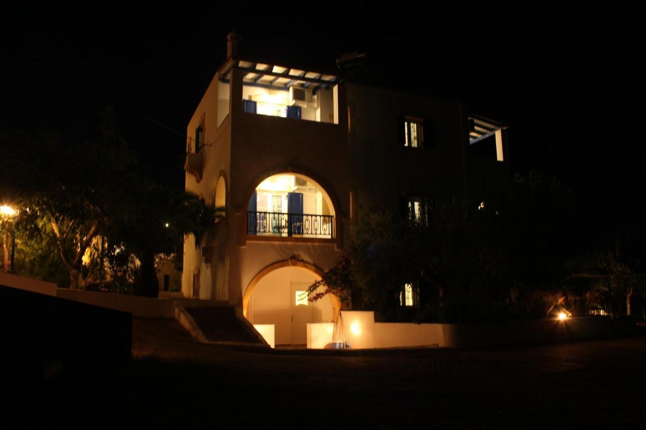 Livadi  Theofilos Appartements מראה חיצוני תמונה