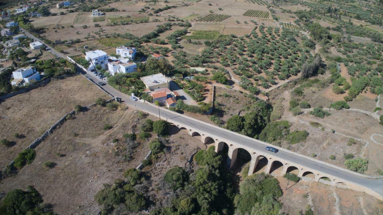 Livadi  Theofilos Appartements מראה חיצוני תמונה