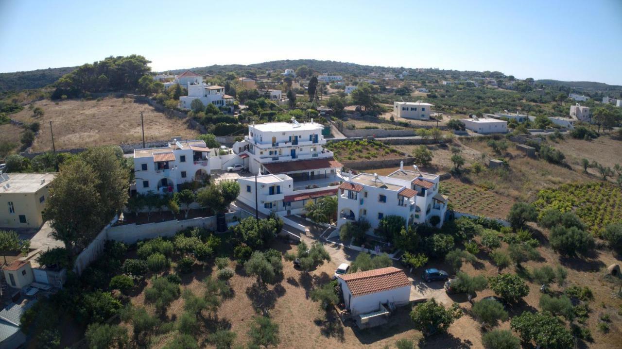 Livadi  Theofilos Appartements מראה חיצוני תמונה
