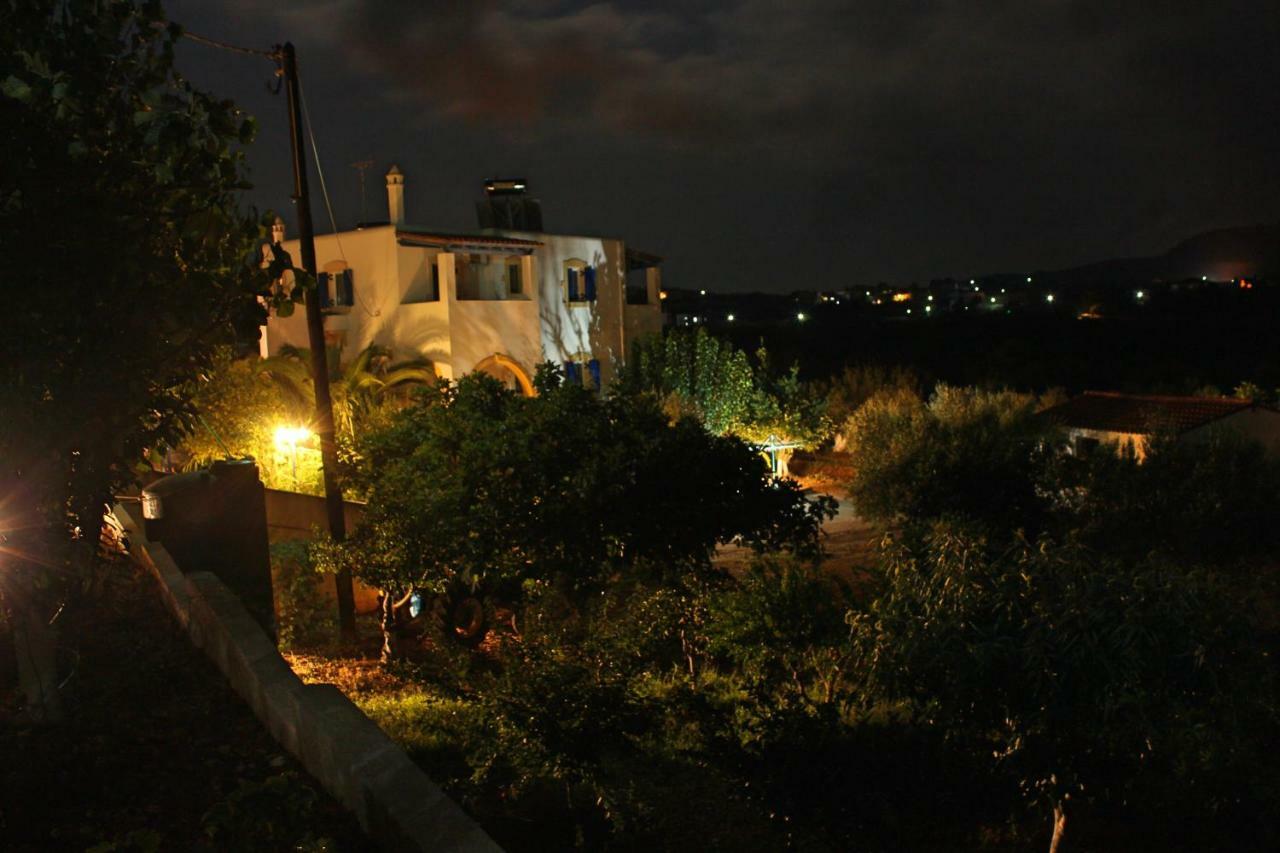 Livadi  Theofilos Appartements מראה חיצוני תמונה