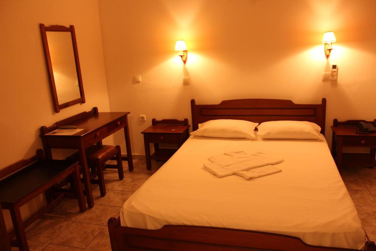 Livadi  Theofilos Appartements מראה חיצוני תמונה